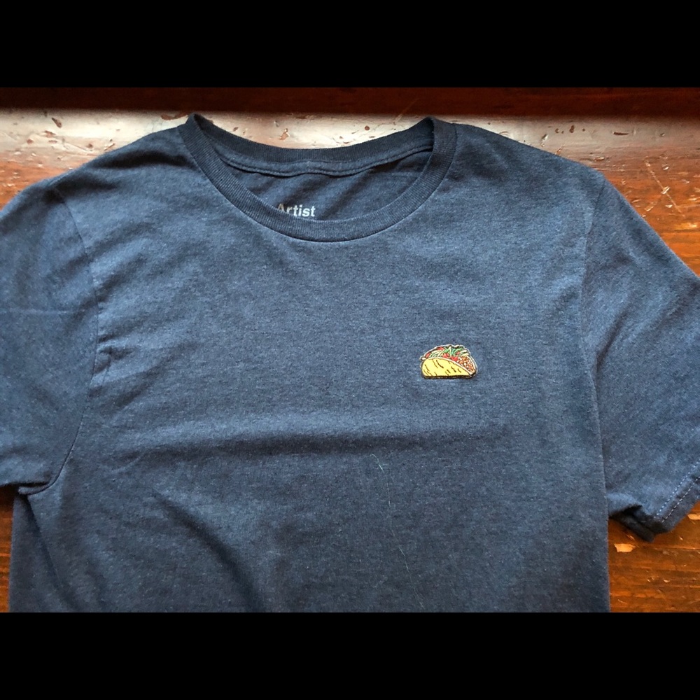 Men’s small t-shirt with taco emblem